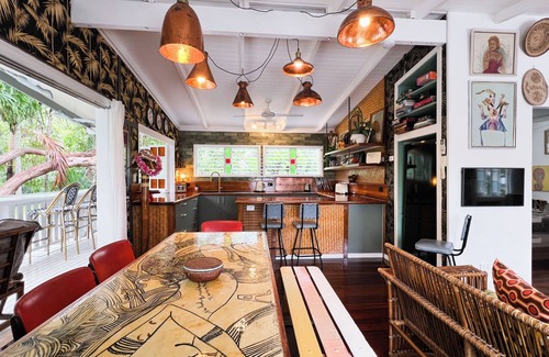 Port Douglas House | The Artists' Treehouse : Stayz Holiday Home Awards Unique category bronze winner