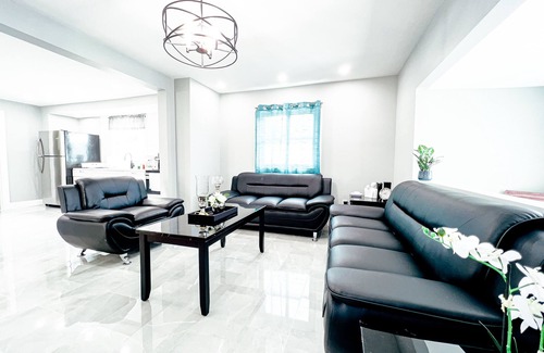 Niagara Falls House | The Ashland Manor