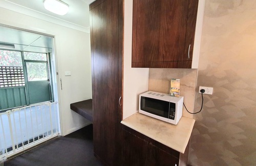 Nemingha Hotel | The Aston Motel - Tamworth