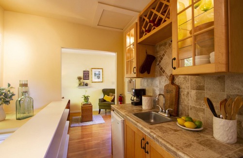 Forestville Cabin | The Attic At The Red Chateau - Russian River Wine Valley