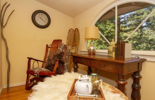 Forestville Cabin | The Attic At The Red Chateau - Russian River Wine Valley