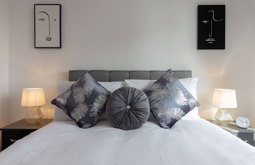 Birmingham City Centre Apartment | The Axium