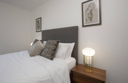 Birmingham City Centre Apartment | The Axium