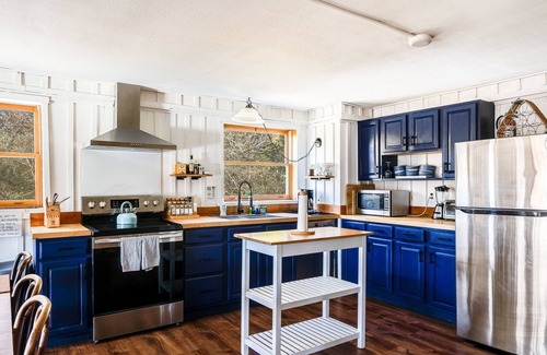 Luray House | The Barn at Evermore