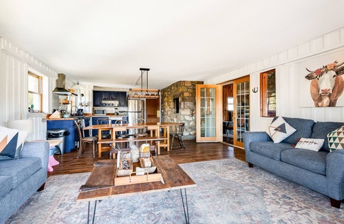 Luray House | The Barn at Evermore