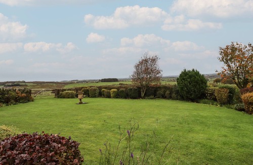 Capheaton Cottage | THE BARN, pet friendly, character holiday cottage in Ponteland