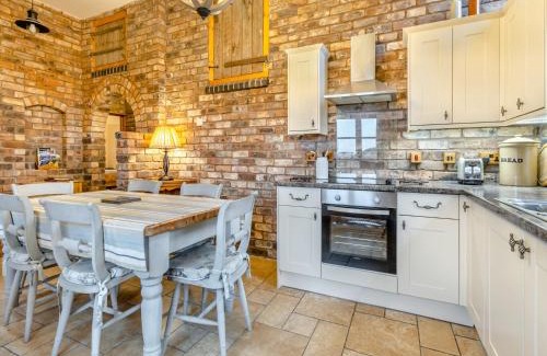 Coalbrookdale House | The Barn- Uk45536