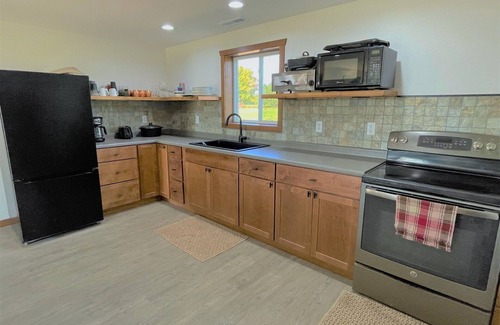Butternut Cabin | The Barndominium | 5 Bed, 2 Bath