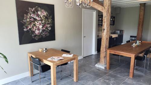 Garminge Bed & Breakfast | The Barnyard