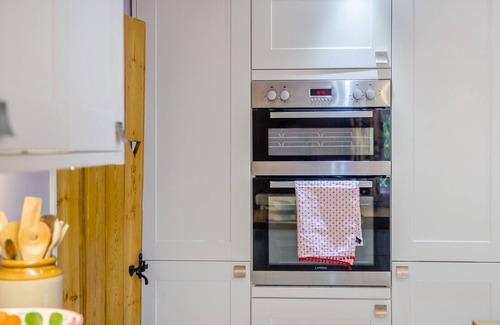 Woofferton House | The Barracks - Cottage