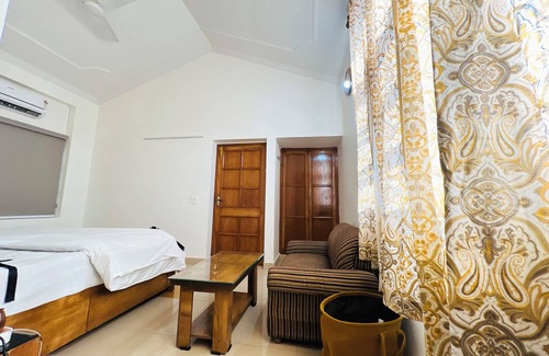 Rishikesh Hotel | The Basera Luxury Villa