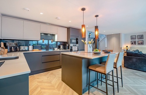 Lancing House | The Beach Hideaway - Lancing