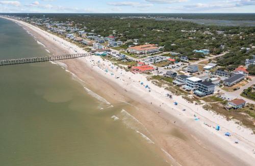 Yaupon Beach Apartment | The Beach House at Oak Island by Carolina Resorts