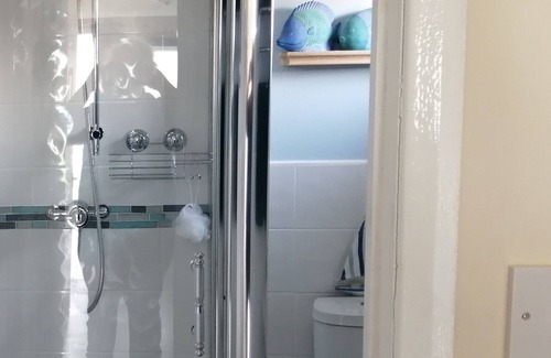 Leysdown-on-Sea Ski Chalet | The Beach Hut Home From Home in Leysdown on Sea
