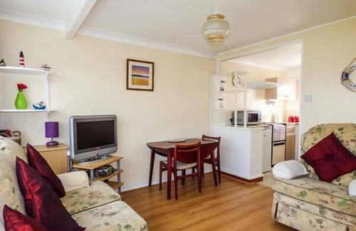 Scratby Cottage | The Beach Road Chalet Park, no. 107