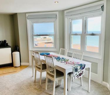 Worthing Apartment | The Beachfront Lookout a Stunning Apartment with Perfect Sea View
