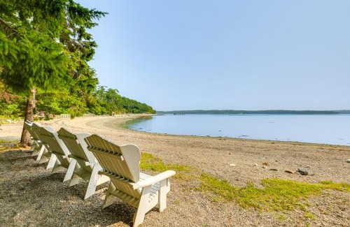 Stockton Springs Villa | The Beachhouse Retreat with Prescot Bay Views!