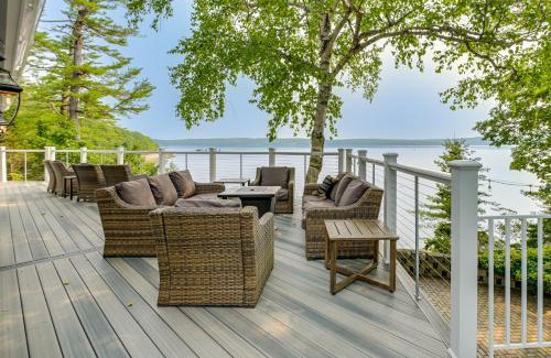 Stockton Springs Villa | The Beachhouse Retreat with Prescot Bay Views!