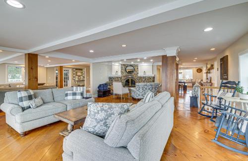 Stockton Springs Villa | The Beachhouse Retreat with Prescot Bay Views!