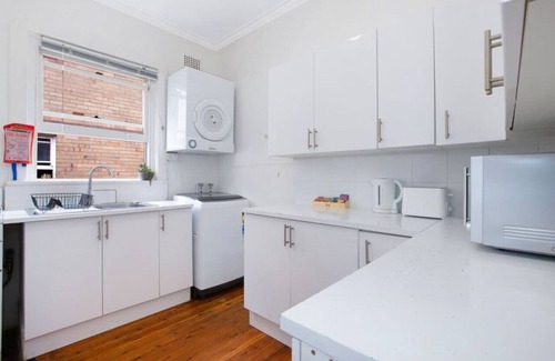Manly Apartment | The Beachside Retreat + Prime location