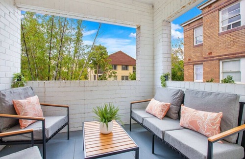 Manly Apartment | The Beachside Retreat + Prime location