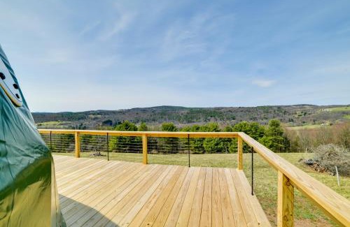 Franklin Apartment | The Bear Dome with Barrel Hot Tub in Franklin!