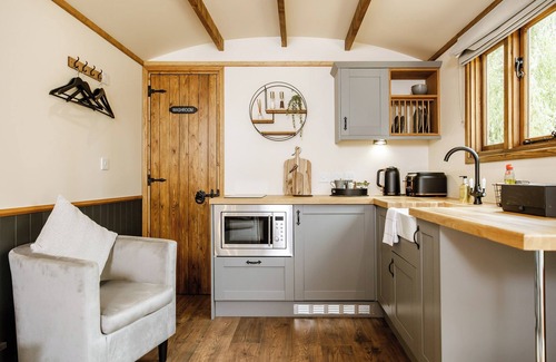 Ladbroke Hotel | The Bell Inn