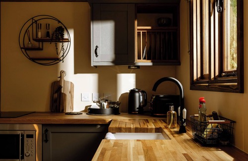 Ladbroke Hotel | The Bell Inn