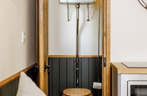 Ladbroke Hotel | The Bell Inn