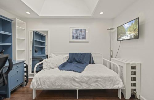Passyunk Square House | The Bella Vista Townhouse