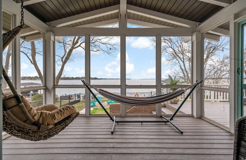 Gun Barrel City House | The Bellevue Cottage