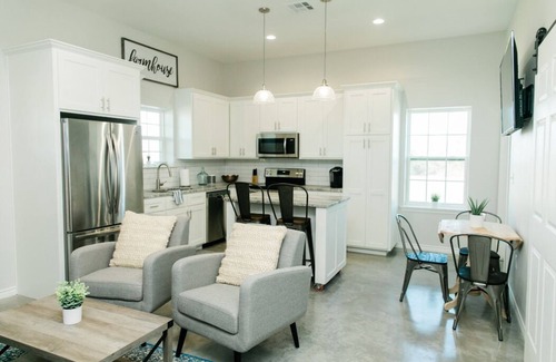 McLennan County House | The Bethany House - Countryside Retreat near Waco