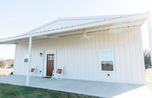 McLennan County House | The Bethany House - Countryside Retreat near Waco