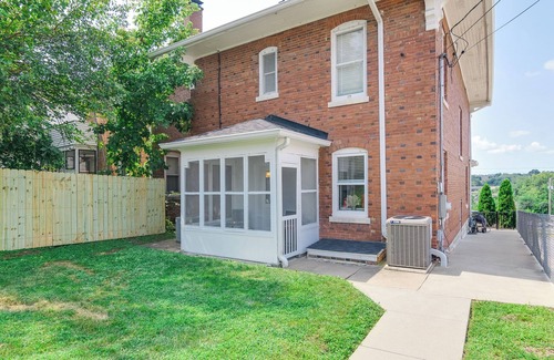 Jefferson City House | The Big House, Historic 4-Bedroom Home With Custom Art And Dedicated Workspace
