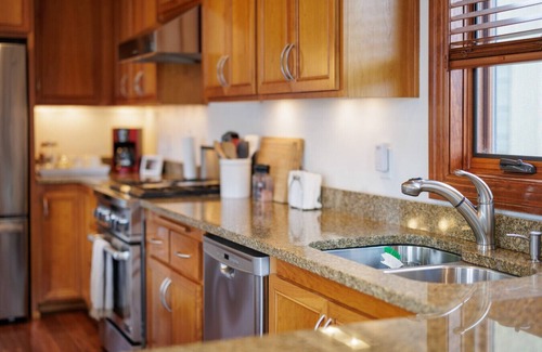 Eugene House | The Birdhouse: Close to Downtown/U of O