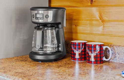 Stanley Cabin | The Black Bear Lodge: Amazing Mountain Views!