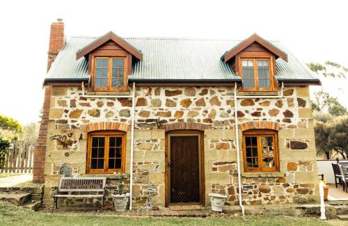 Little Swanport House | The Blacksmith's Cottage at Lisdillon Vineyard
