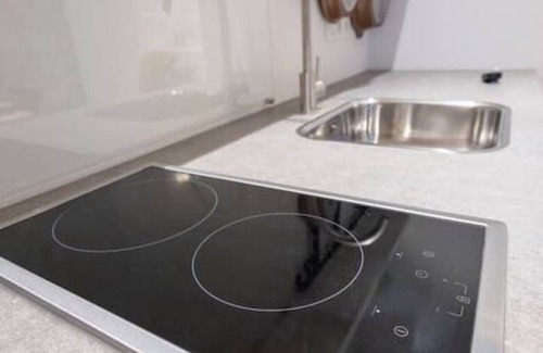 Sint-Andries Apartment | The Blue Parrot by SHWAY