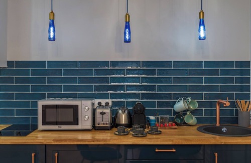 Chaillot Apartment | The Blue Pearl Suite