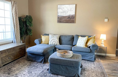 St. Robert House | The Blue Sage inn-Cozy home mins from post