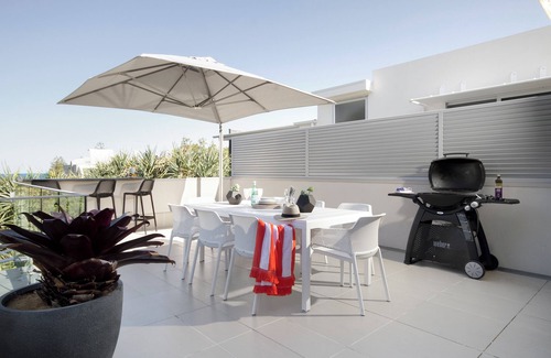 Sunshine Beach Apartment | The Boat House, 5 Bryan, Beside Beach, Heated Pool