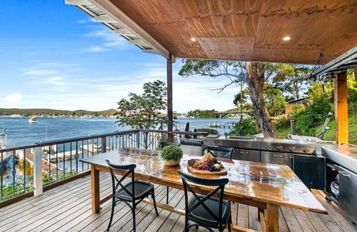 Daleys Point Apartment | The Boathouse