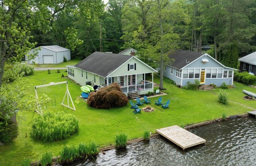 Moon Lake Cottages House | The Boathouse on Moon Lake
