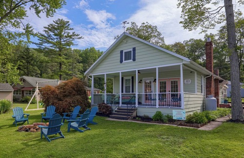 Moon Lake Cottages House | The Boathouse on Moon Lake