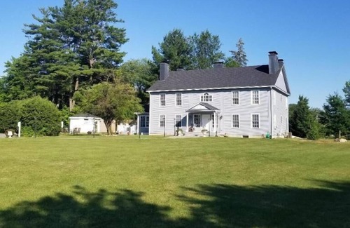Warrensburg House | The Bond Inn Room #7