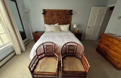 Warrensburg House | The Bond Inn Room #7