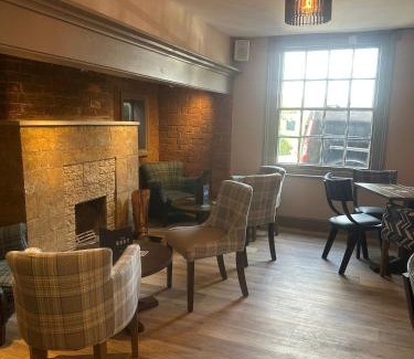 Flyford Flavell Hotel | The Boot Inn