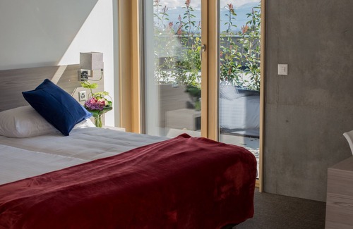 Signy-Avenex Hotel | The Bowling Hotel