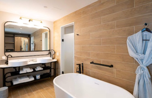 Newport Hotel | The Brenton Hotel