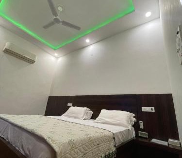Mansa Bed & Breakfast | The Briks Hotel And Restaurant